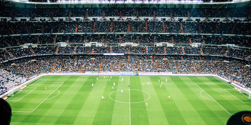 足球比赛热力图分析图，展示球员跑动覆盖区域